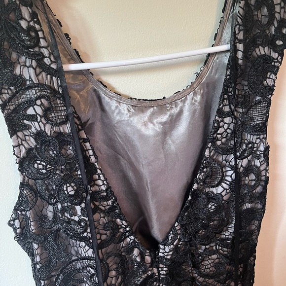 Black lace dress with lining size 10 Lipsy - Picture 3 of 9